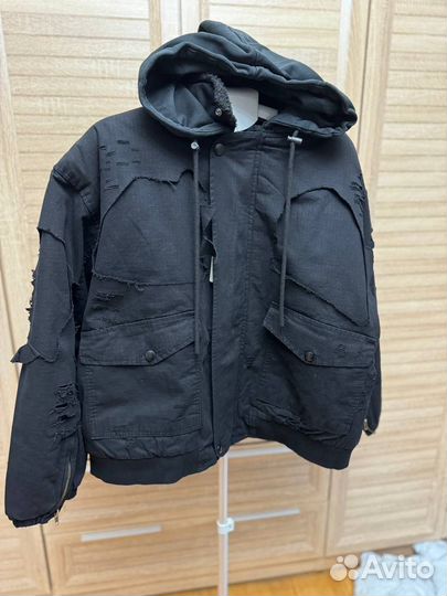 В наличии Balenciaga Distressed oversize type