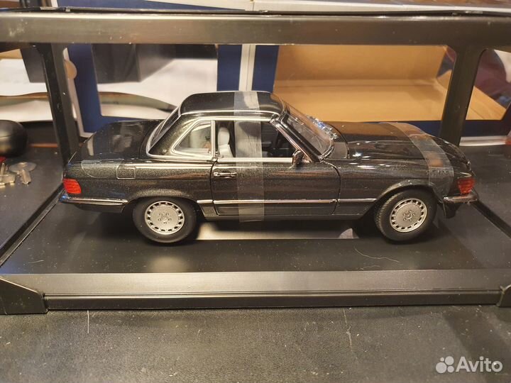 1:18 Norev Mercedes 300SL R107 1986 Blueblack