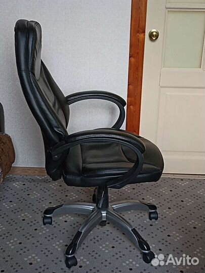 Компьютерное кресло (кресло руководителя)