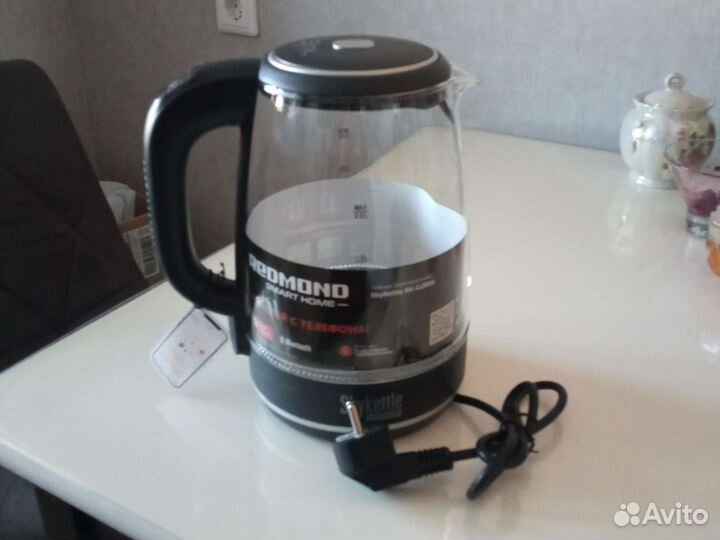 Чайник электрический Redmond RK G200S