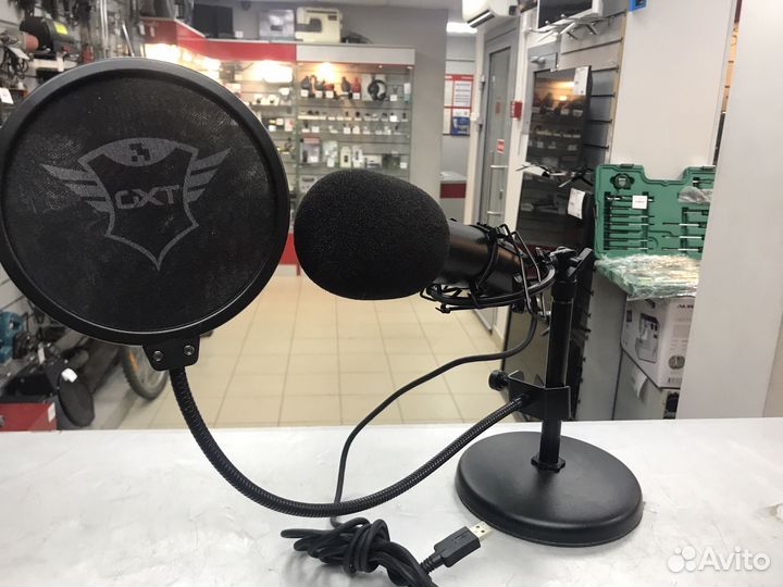 Ес32-Студийный микрофон trust emita gxt-252