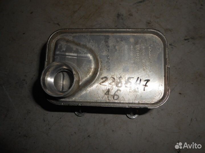 Радиатор масляный (Audi A4, Audi A6, Audi A7)