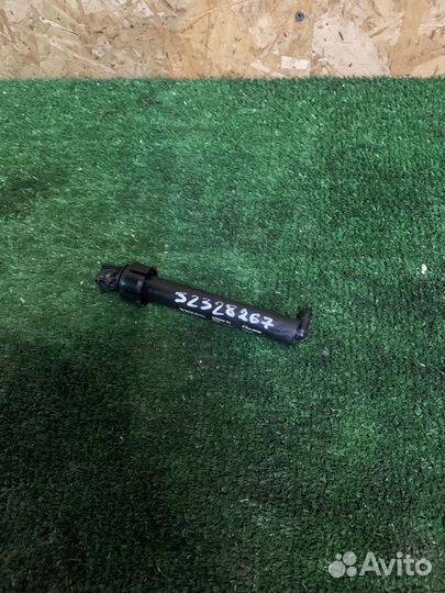 Форсунка омывателя фары правая Volvo Xc60 2018+