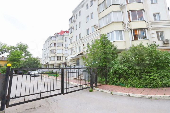 2-к. квартира, 83 м², 4/5 эт.