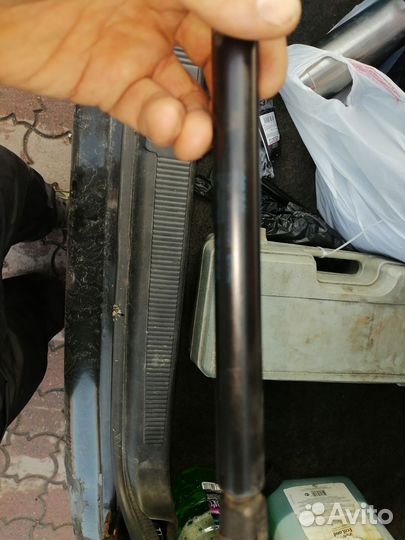 Опора багажника