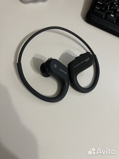 Водонепрониц блютуз наушники sony NWZ-WS 623,4гб