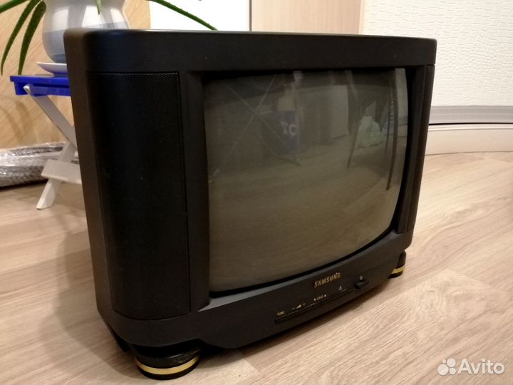 Телевизор samsung