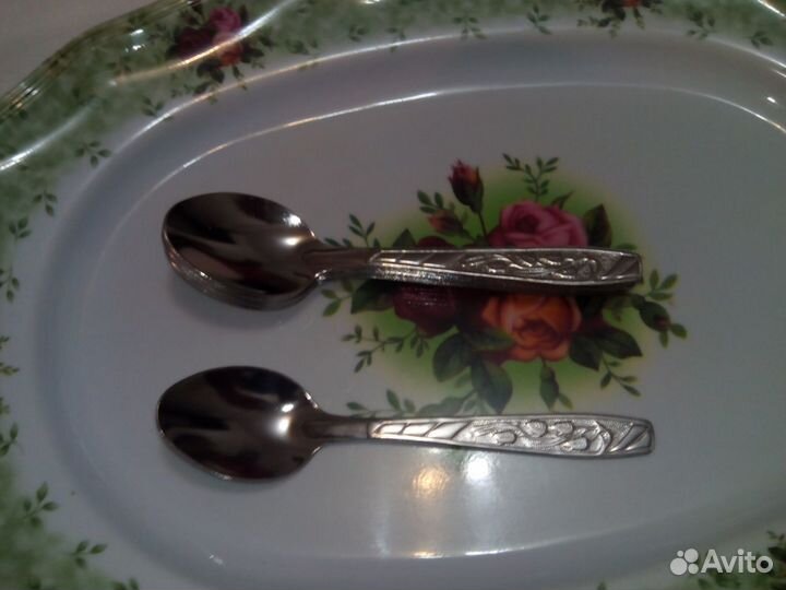 Набор из ложек и вилок с ножами