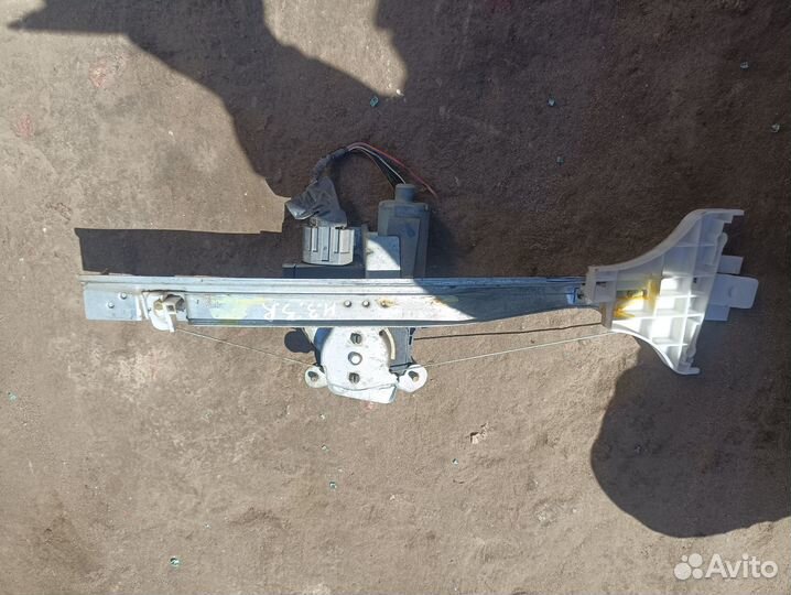 Стеклоподъёмник задний правый Ford Mondeo 3