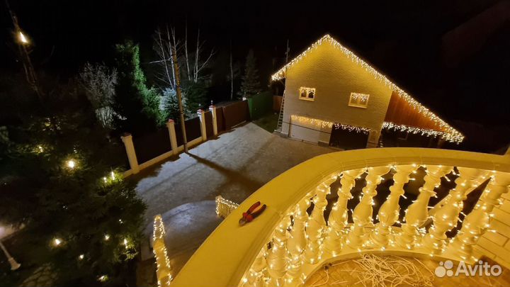 Монтаж гирлянд с новогодним оформлением