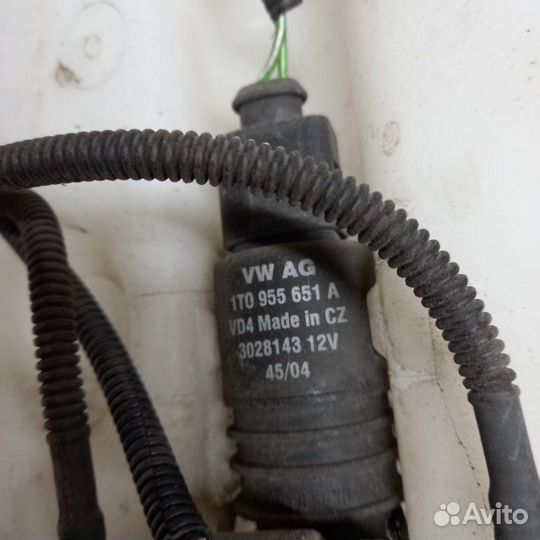 Бачок стеклоомывателя Volkswagen Golf 5 BVY 2006