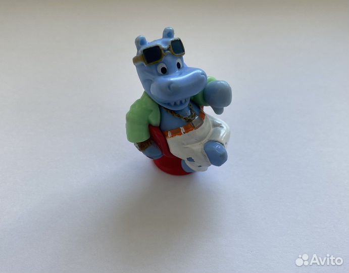 Игрушка из киндер сюрприза