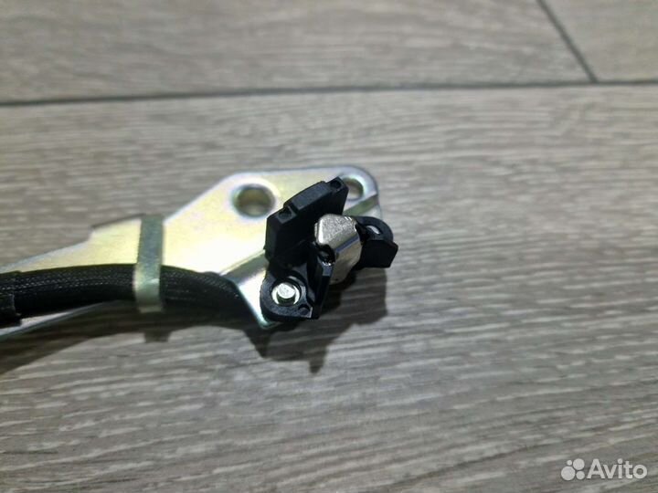 Датчик положения распредвала 06A905161B Audi, VW