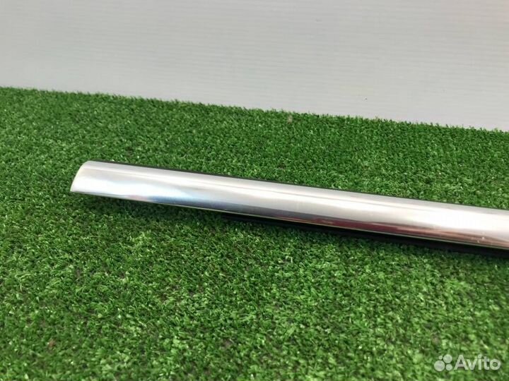 Молдинг двери задний левый Volkswagen Passat