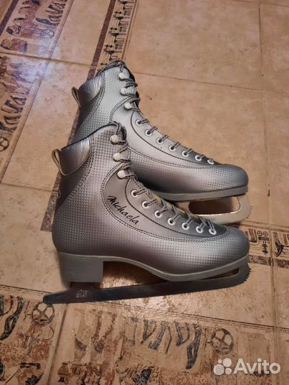 Женские фигурные коньки