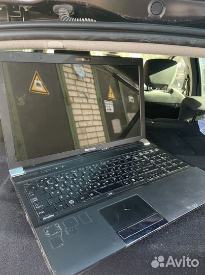 Ноутбук toshiba