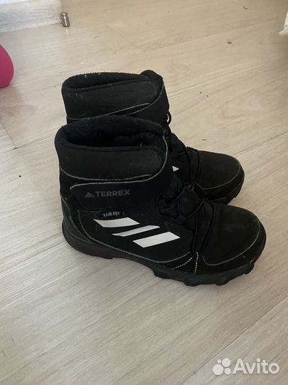 Зимние ботинки adidas