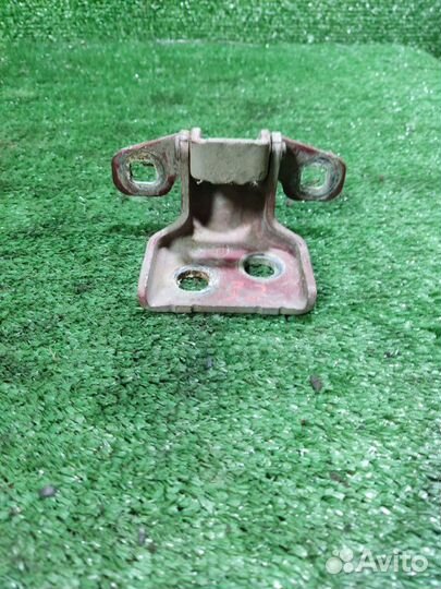 Петля двери Renault Logan