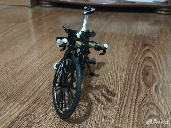 Игрушечный велосипед