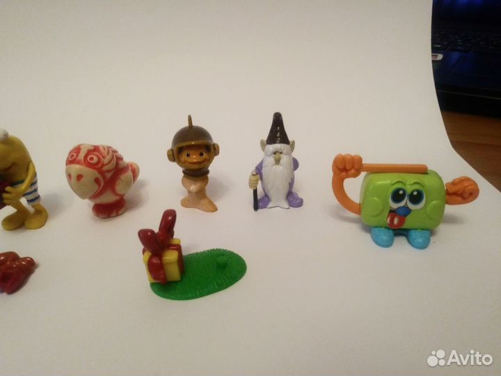 Киндер-сюрприз игрушки