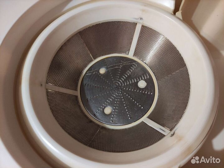 Соковыжималка и блендер 2в1