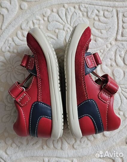 Новые сандалии kickers р.26 (16,5 см)