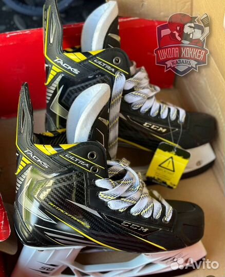 Коньки хоккейные 9,5ee Новые CCM Ultra Tacks