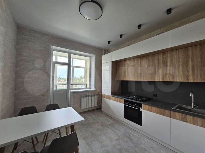 2-к. квартира, 72,5 м², 2/8 эт.