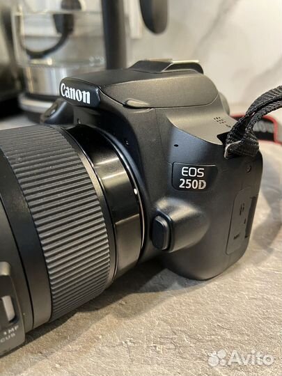 Зеркальный фотоаппарат canon 250d