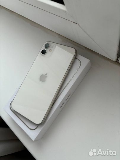 iPhone 11, 64 ГБ