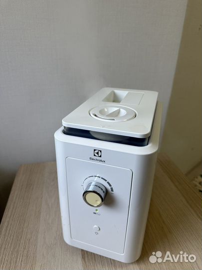 Ультразвуковой увлажнитель воздуха Electrolux