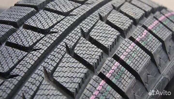 Westlake SW618 235/40 R18 95V