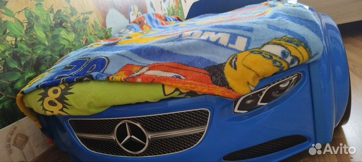 Детская кровать машина