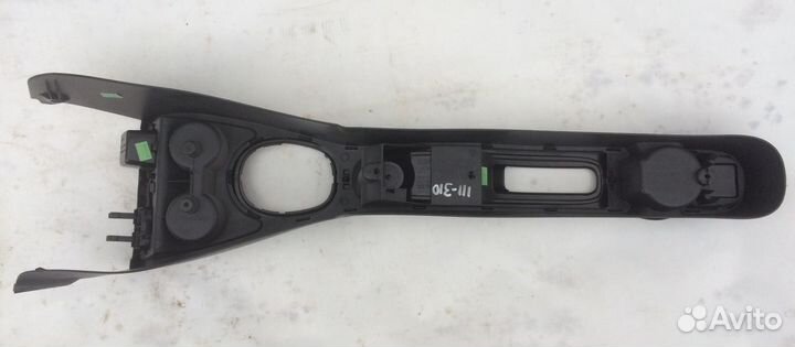 Центральная консоль кпп и ручника Рено Дастер