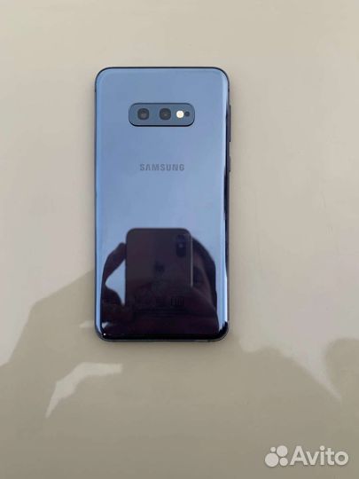 Телефон Samsung s10e