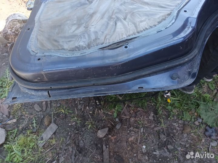 Дверь задняя правая mitsubishi carisma