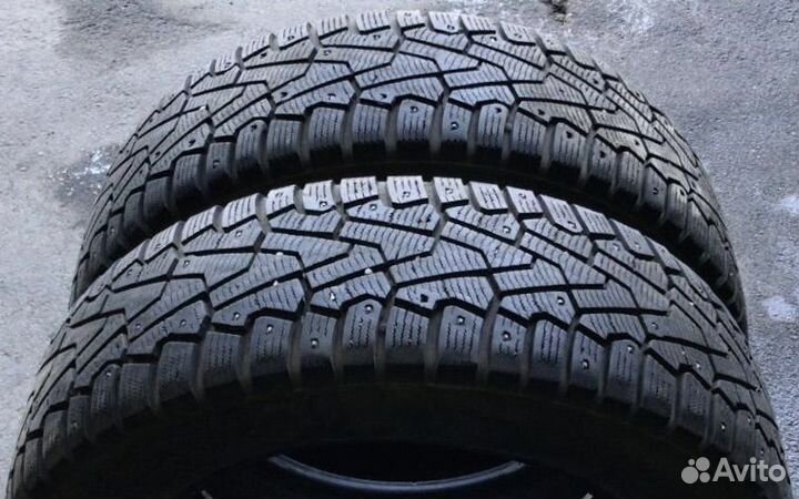 Pirelli Ice Zero 215/65 R16