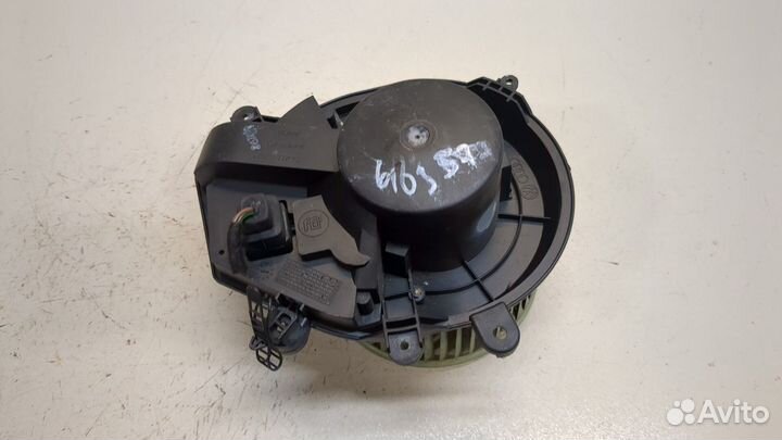 Двигатель отопителя Volkswagen Passat 5, 2002