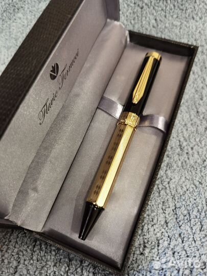 Ручка шариковая в подарочной упаковке на подарок