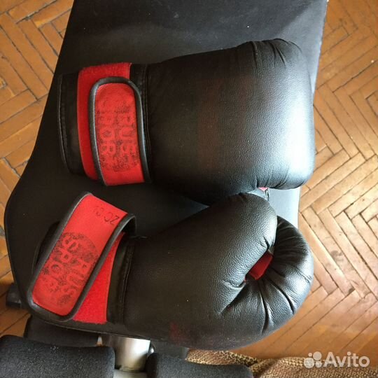 Боксерские перчатки