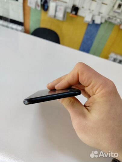 Корпус со шлейфами на iPhone 7