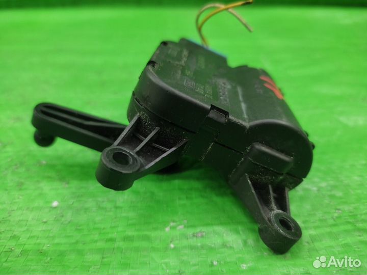 Мотор заслонки печки Porsche Cayenne