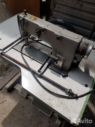 Промышленная швейная машинка