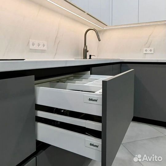 Кухня в стиле минимализм на заказ