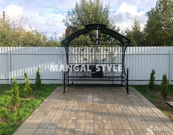Мангал с крышей