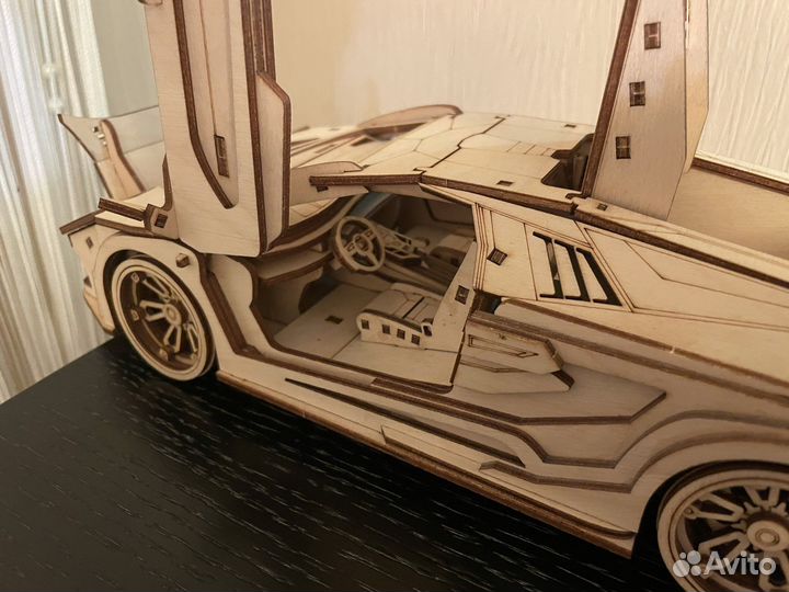 Молель Lamborghini из дерева