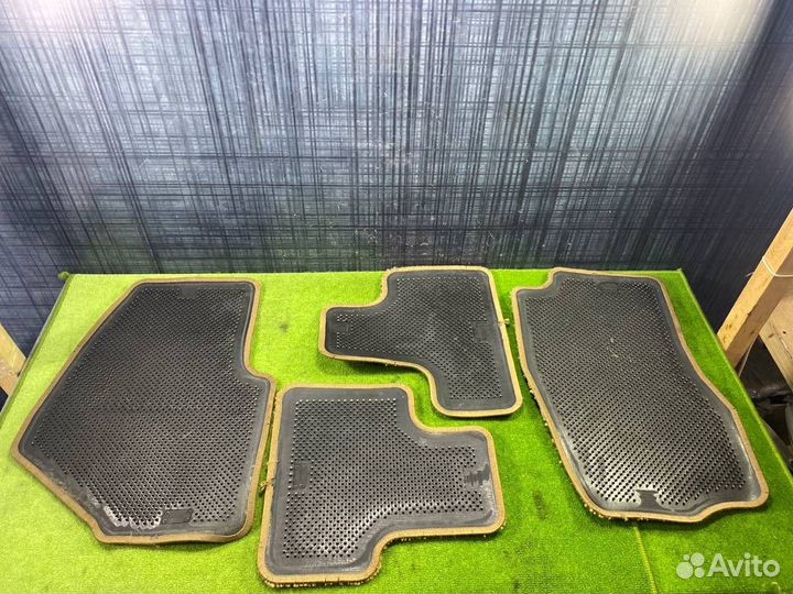 Коврики комплект Chevrolet Trailblazer GMT360 LL8