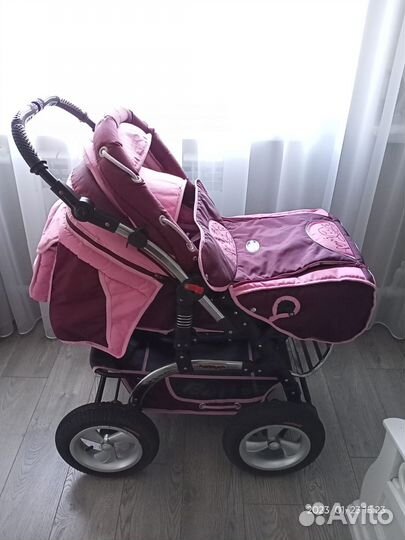 Детская коляска одна штука в наличии