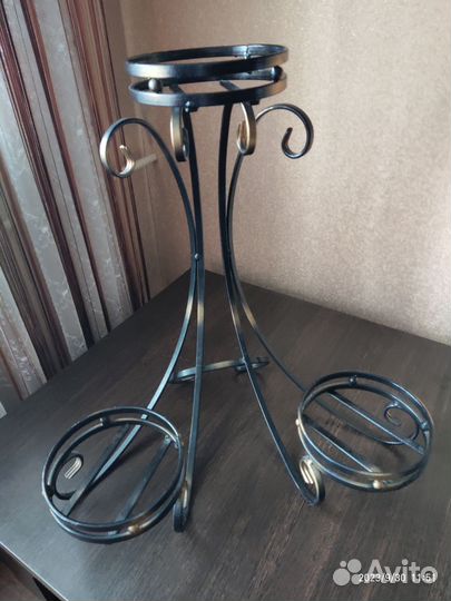 Подставка для цветов напольная металлическая