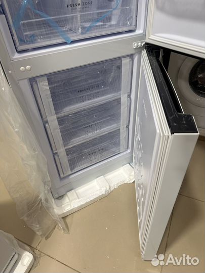 Холодильник сухой мороз белого цвета высота175см